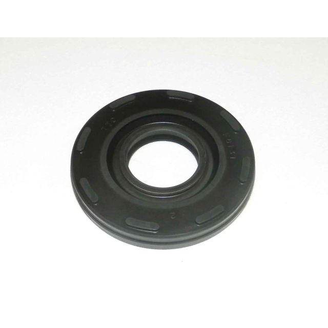 CRANKSHAFT OIL SEAL: KAWASAKI 650 - 1100 86-11