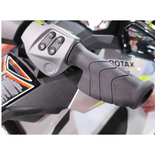 2016+ Sea-Doo Model Grip Left